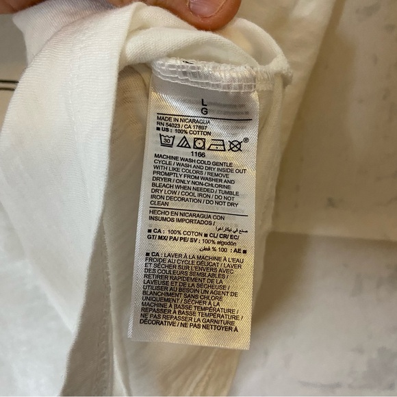 Old Navy Graphic T-Shirt Size L - Picture 2 of 4